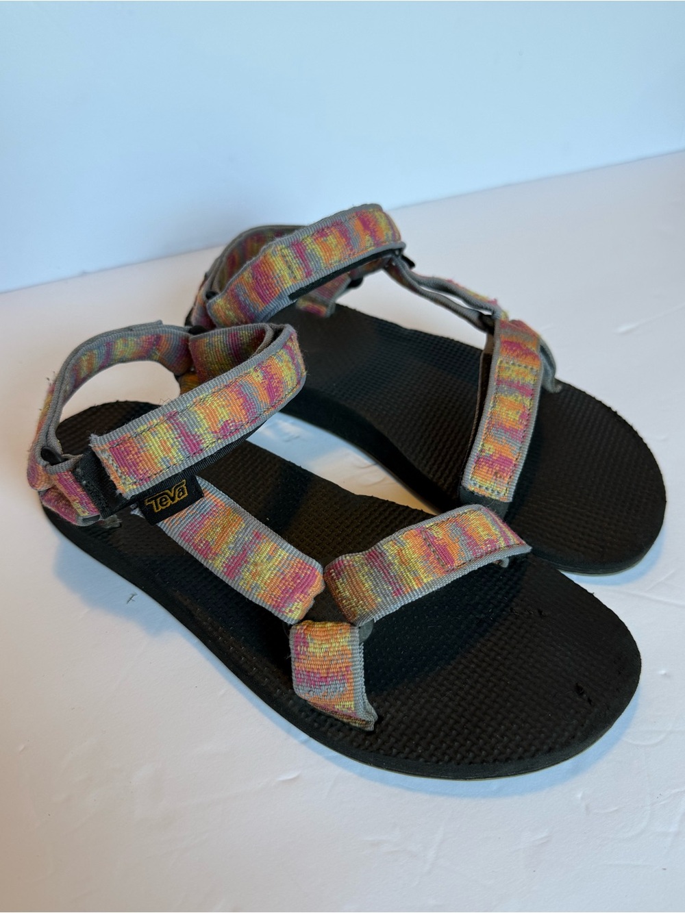 Teva Women’s Sandal in Bohemian Colorful pattern size 7 casual or hiking